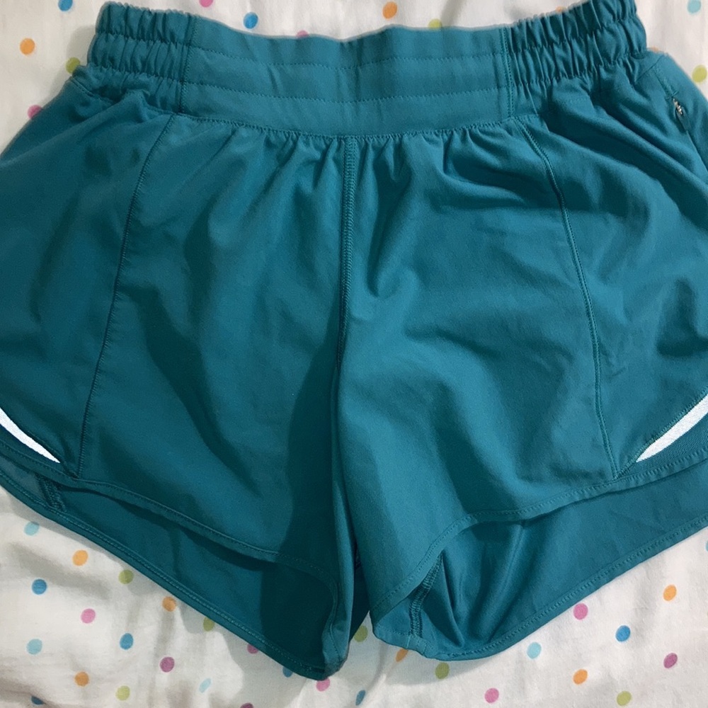 Lululemon Shorts || Hotty Hot LR Lined *4 Inch* || Color: Ice Cave || Size 4 ||